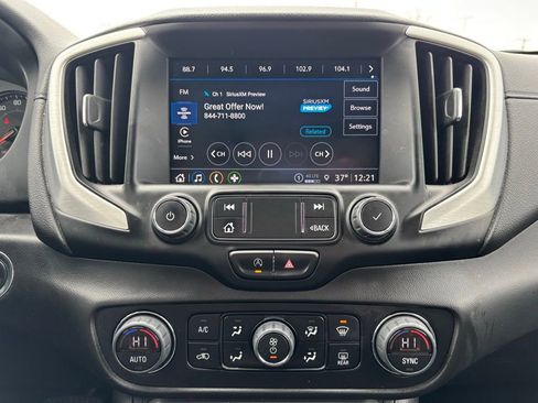 Used 2022 GMC Terrain SLT w/ Elevation Edition image 13