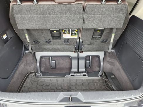 Certified 2024 Toyota Sienna Platinum FWD image 29