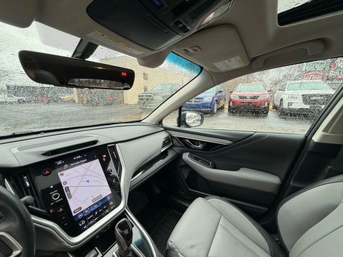 Used 2021 Subaru Outback Limited image 18