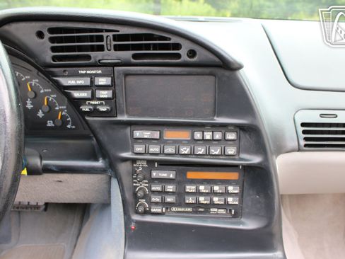 Used 1996 Chevrolet Corvette Coupe RWD image 13
