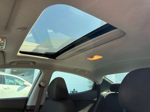 Used 2016 Hyundai Elantra Value Edition FWD image 17