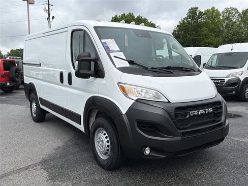 Used 2025 RAM ProMaster 2500 w/ Convenience Group FWD image 4
