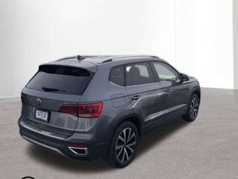 Used 2022 Volkswagen Taos SE image 8