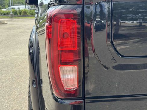 Used 2022 GMC Sierra 1500 Elevation w/ Elevation Premium Package AWD/4WD image 11