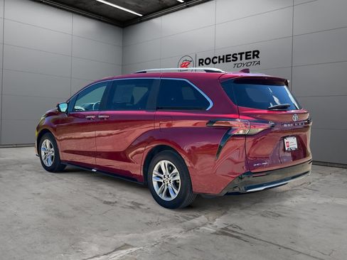 Certified 2025 Toyota Sienna Limited AWD/4WD image 3