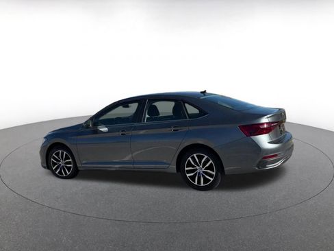 Used 2025 Volkswagen Jetta SE image 10