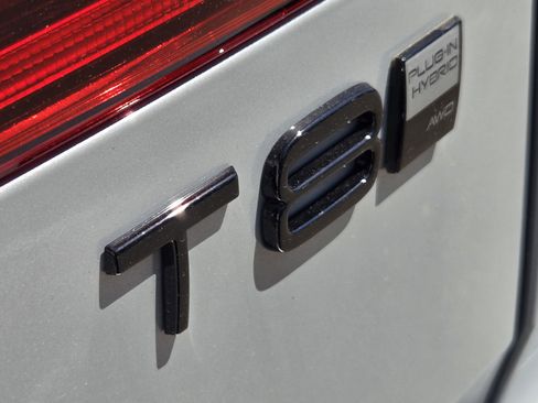 New 2026 Volvo XC60 T8 Ultra w/ Protection Package Premier image 14