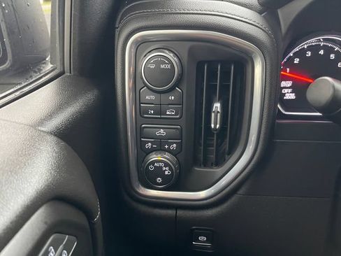 Used 2021 Chevrolet Silverado 1500 LT AWD/4WD image 26