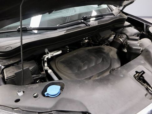 Used 2022 Honda Pilot Touring image 18