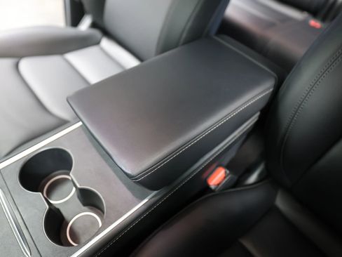 Used 2021 Tesla Model Y Performance image 29