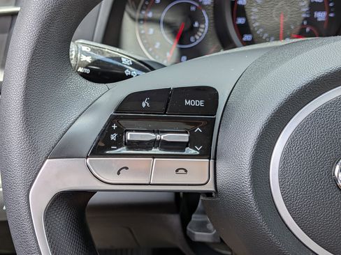 Used 2022 Hyundai Elantra SEL FWD image 23