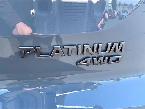 New 2026 Nissan Pathfinder Platinum AWD/4WD image 9
