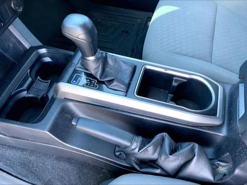 Used 2021 Toyota Tacoma SR5 w/ Technology Package image 17