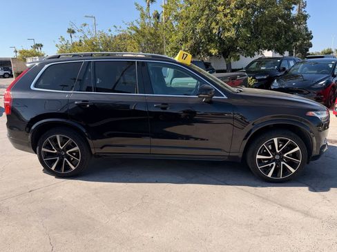 Used 2018 Volvo XC90 T6 Momentum w/ Convenience Package AWD/4WD image 6