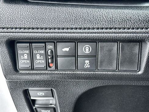 Certified 2024 Honda Odyssey EX-L image 17