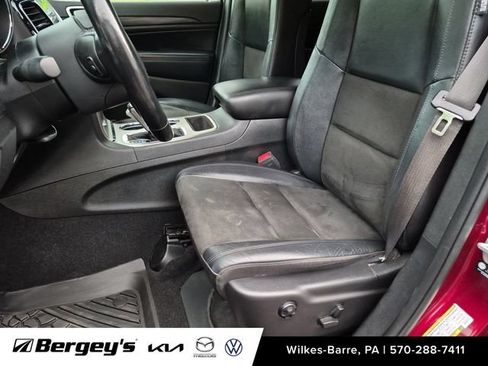 Used 2021 Jeep Grand Cherokee Laredo X AWD/4WD image 12