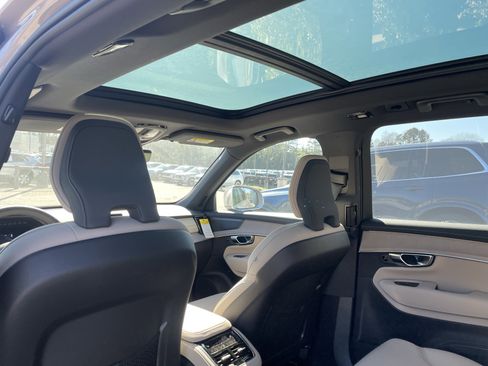 New 2026 Volvo XC90 T8 Plus w/ Protection Package Premier image 31