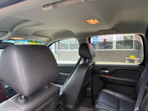 Used 2013 Chevrolet Avalanche LTZ AWD/4WD image 10