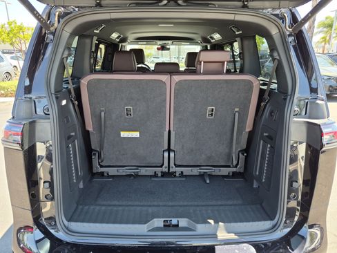 Used 2025 Volkswagen ID. Buzz Pro S RWD image 32