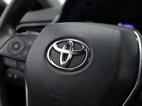 Used 2020 Toyota Camry LE FWD image 26