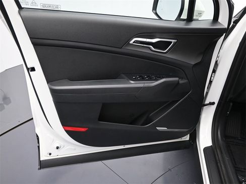 New 2026 Kia Sportage S image 18