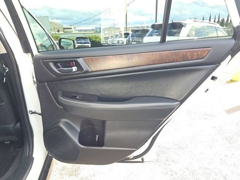 Used 2017 Subaru Outback 3.6R Limited image 21