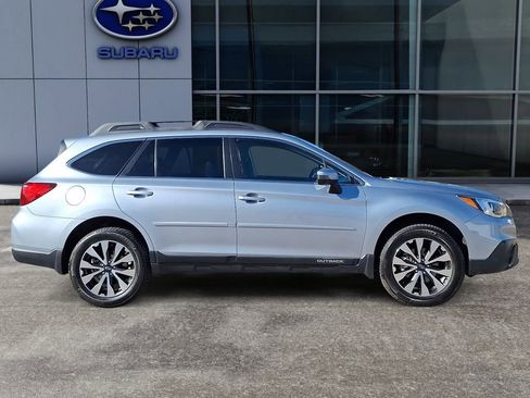 Used 2017 Subaru Outback 3.6R Limited image 8