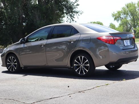 Used 2018 Toyota Corolla SE w/ Carpet Mat Package (TMS) FWD image 7