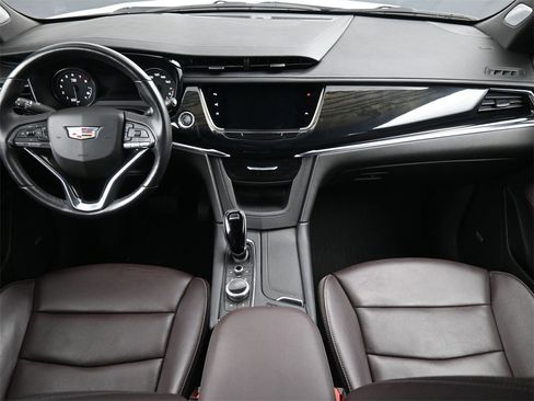 Certified 2023 Cadillac XT6 Premium Luxury w/ Technology Package image 4
