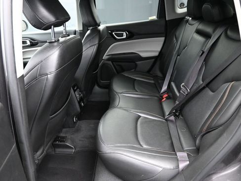 Used 2022 Jeep Compass Limited AWD/4WD image 11