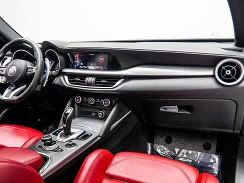 Used 2023 Alfa Romeo Stelvio Veloce AWD/4WD image 15