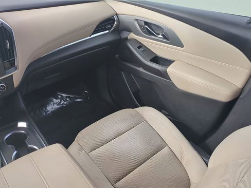 Used 2023 Chevrolet Traverse LS FWD image 14