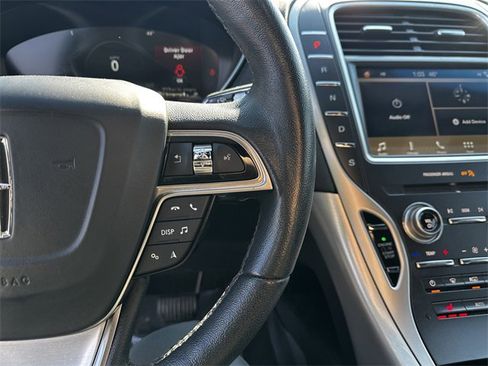 Certified 2019 Lincoln Nautilus Premier image 28