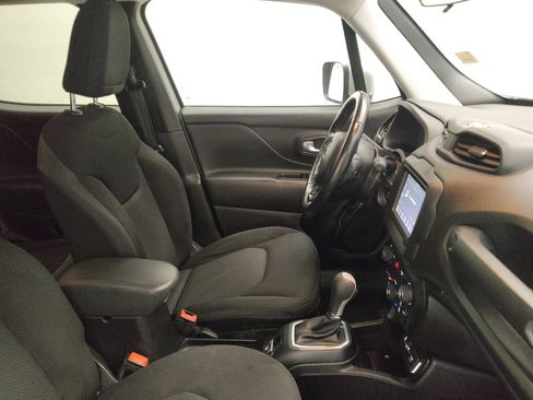 Used 2020 Jeep Renegade Altitude FWD image 21