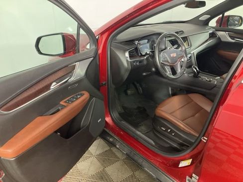 Used 2023 Cadillac XT5 Premium Luxury image 9