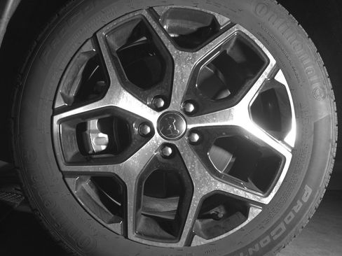 Used 2025 Jeep Compass Limited image 9