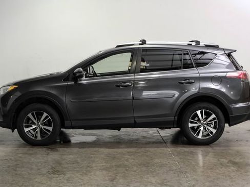 Used 2018 Toyota RAV4 XLE image 16