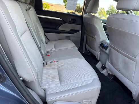 Used 2015 Toyota Highlander Plus AWD/4WD image 16