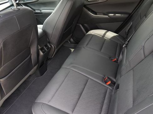 Used 2026 Chevrolet Equinox LT w/ Convenience Package II FWD image 14