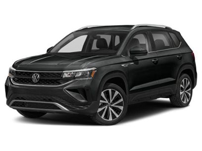 Used 2023 Volkswagen Taos SE w/ Panoramic Sunroof Package