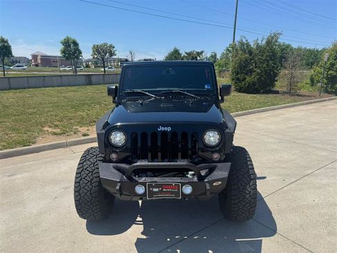 Used 2018 Jeep Wrangler Unlimited Rubicon w/ Connectivity Group AWD/4WD image 31