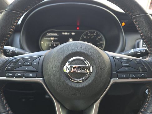 Used 2020 Nissan Kicks SR w/ SR Premium Package FWD image 22