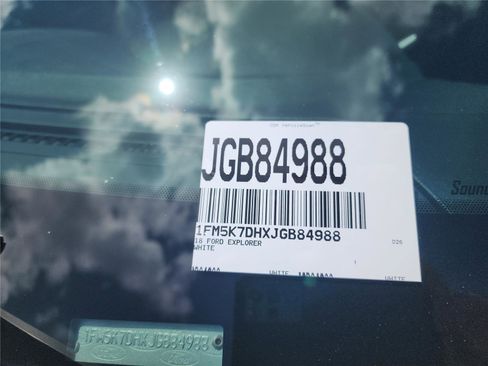 Certified 2018 Ford Explorer XLT w/ Equipment Group 202A image 10