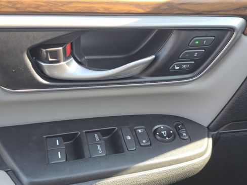 Certified 2018 Honda CR-V Touring image 30