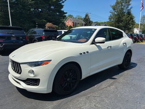 Used 2019 Maserati Levante AWD/4WD image 1