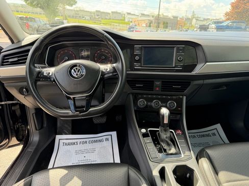 Used 2021 Volkswagen Jetta SE FWD image 15