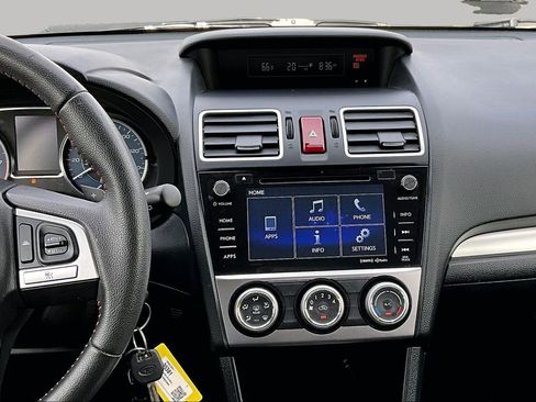 Used 2017 Subaru Crosstrek 2.0i Premium image 6