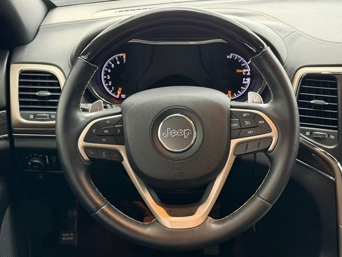 Used 2017 Jeep Grand Cherokee Overland AWD/4WD image 11