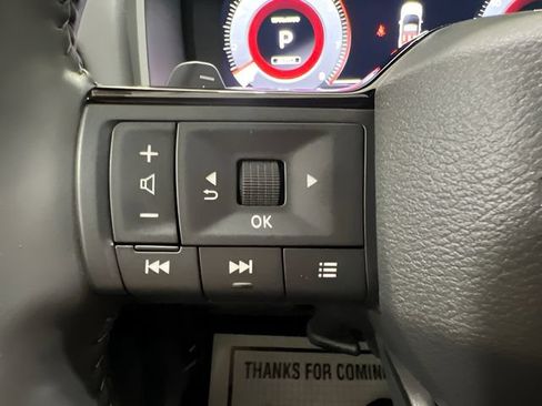 Used 2025 Nissan Rogue SL AWD/4WD image 20