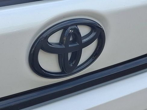 Used 2023 Toyota Corolla SE w/ SE Premium Package FWD image 30